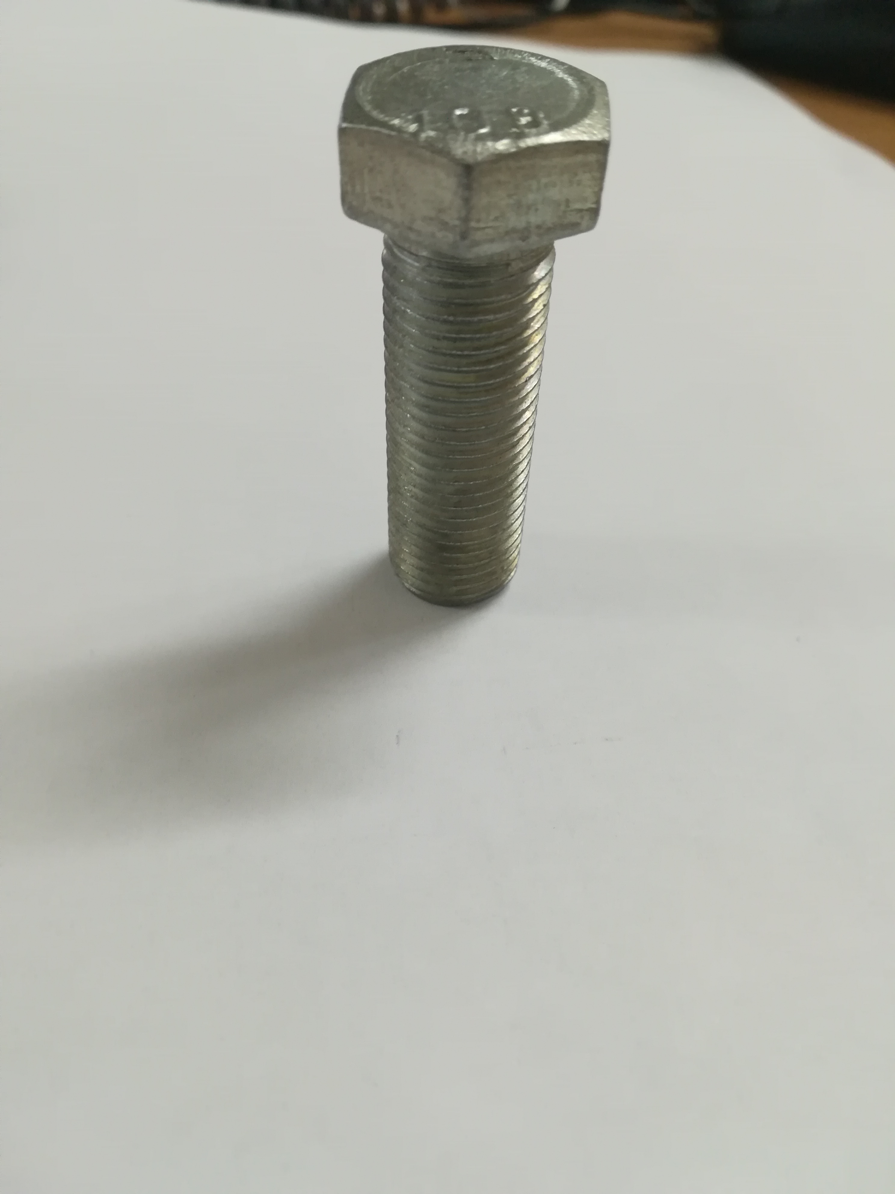 болт м14*1,5*40 (кл.пр.10,9) красная этна 4593481666 в интернет-магазине НМК